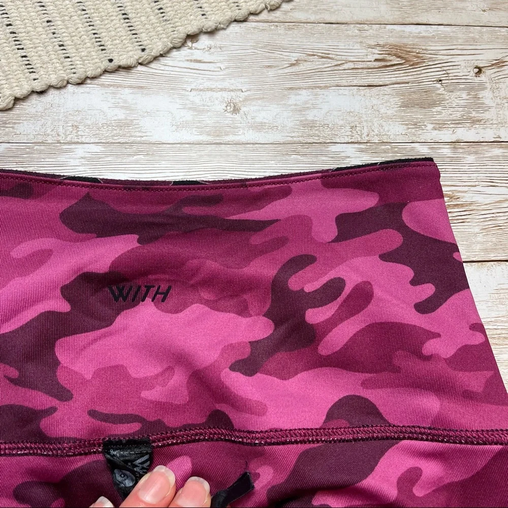 WITH High Waist Reversible Leggings Burgundy Line Camo Purple Size Small - Picture 9 of 13